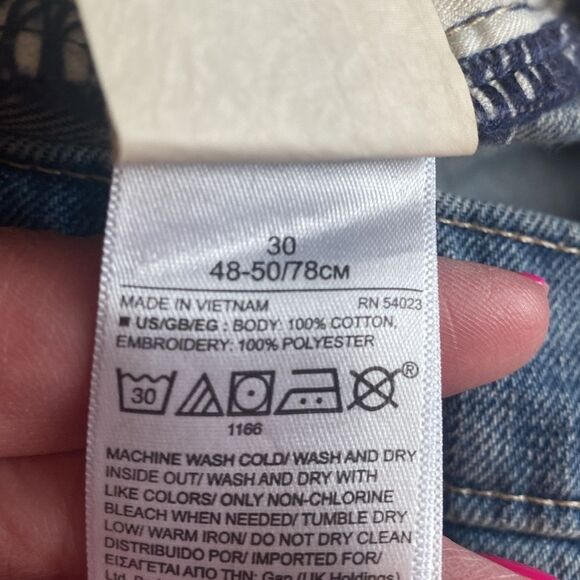 NWT Gap Denim Girlfriend Shorts (size 14) - Picture 5 of 9